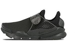 Women’s sock dart SE Nike running shoes