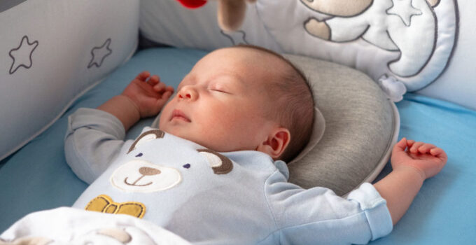 8 Best Pillows For Flat Head Babies in 2024