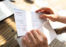 Are You Required To Give Your Employees A Pay Stub?