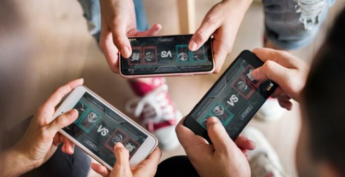 7 Mobile Games to Play with your Friends