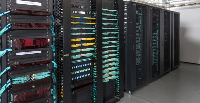 How to Choose the Right Data Center Server Rack?