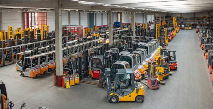 What to Look For When Buying On Sale or Used Forklifts