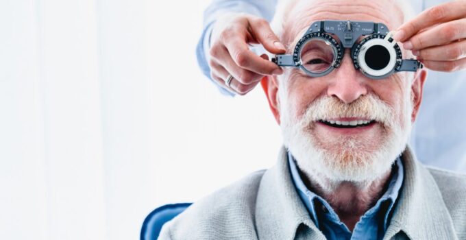 How Long Between Cataract Surgery on Each Eye? Finding the Optimal Timing