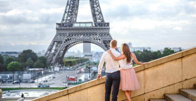 Meeting Girls in France – Tips for Travelers and Partygoers 2024