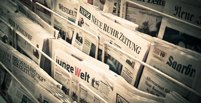 Why So Many Local Newspapers Are Closing in Recent Years