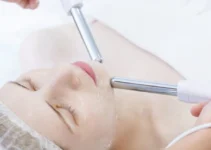 Do Microcurrent Facials Work? Experts Weigh In on the Benefits
