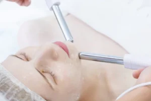 Do Microcurrent Facials Work? Experts Weigh In on the Benefits